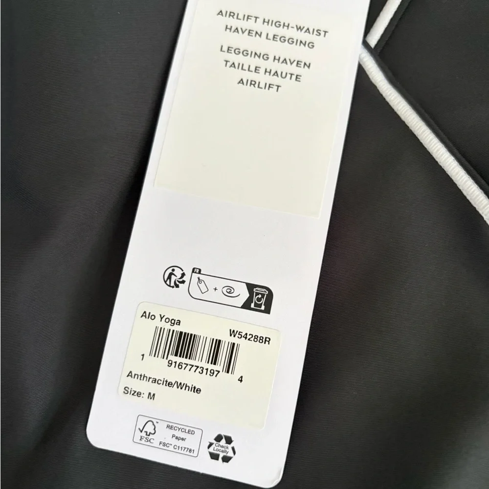 Alo Yoga Airlift High-Waist Haven Leggings size Medium NWT!!